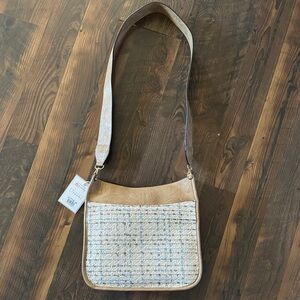 Elegant Tan and Cream Women's Shoulder Bag